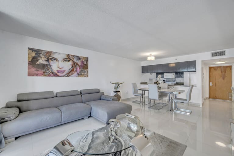 31363 313959 5atHONam35CJVU28uwJqIOtz9Z0XlfjjJ50s oAYS5Y 670c7edd93f10.jpg